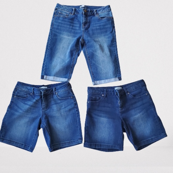 New York & Company Pants - NEW YORK & CO. BUNDLE OF 3 DENIM SHORTS - SIZE 4